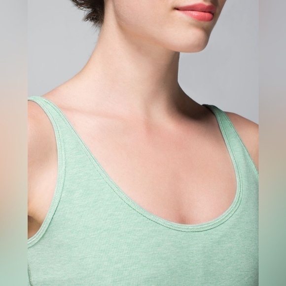 Lululemon Mudra Tank, Heathered Opal, Size 6 - Picture 4 of 10